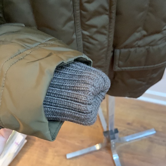 Gorgeous Gucci puffy coat with knit cuffs and collar - Picture 5 of 9